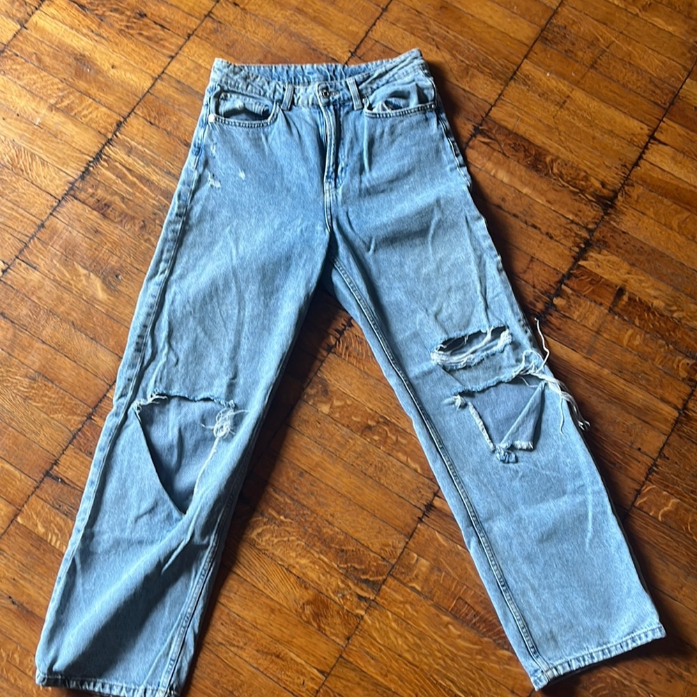 High waist ripped jeans
